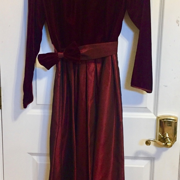 Vintage Red Velvet Dress - Picture 5 of 5